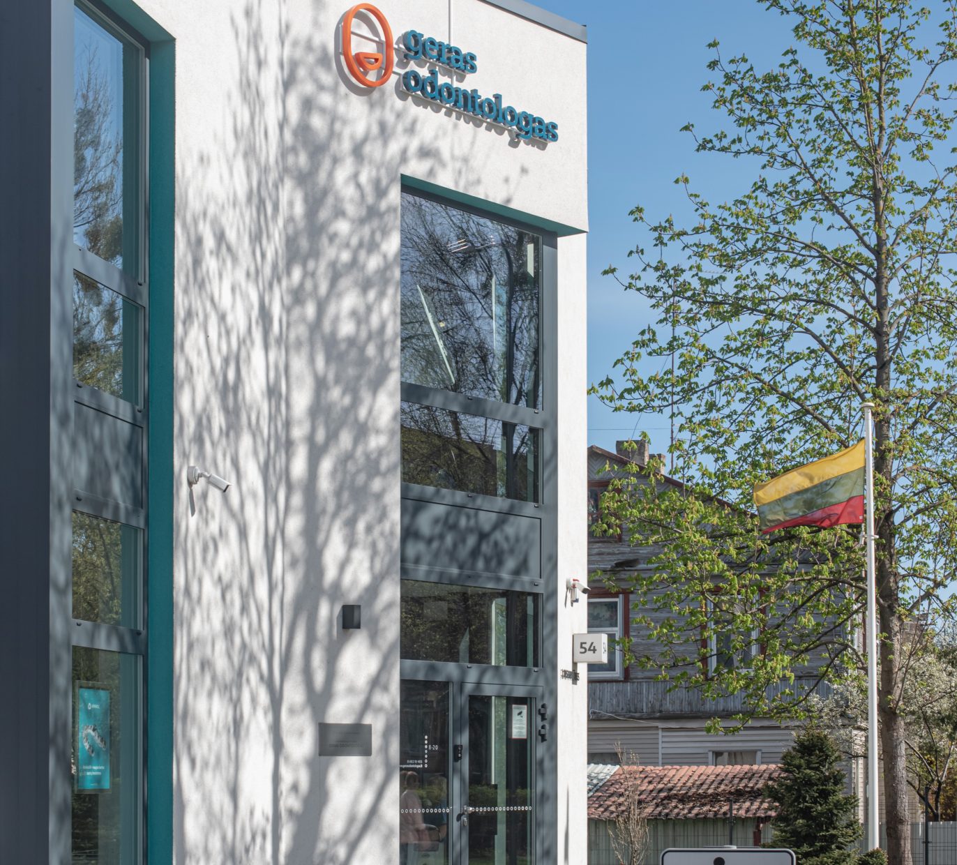 Odontologijos klinika Kaune Geras odontologas su nauja iškaba