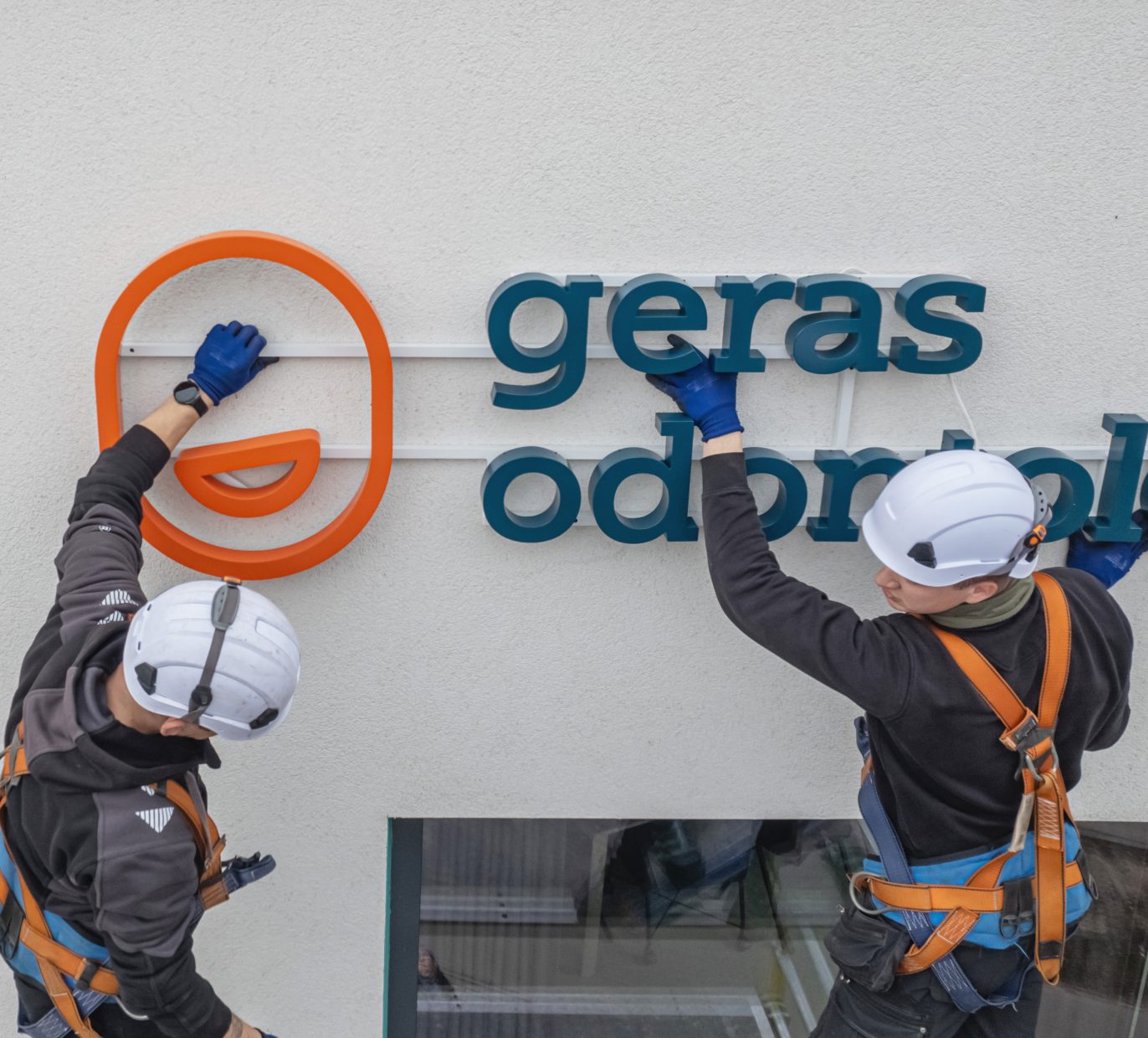 Meistrai kabina klinikos Geras odontologas iškabą